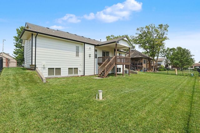 1323 S Threewood St, Wichita, KS 67235