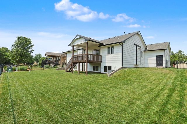 1323 S Threewood St, Wichita, KS 67235