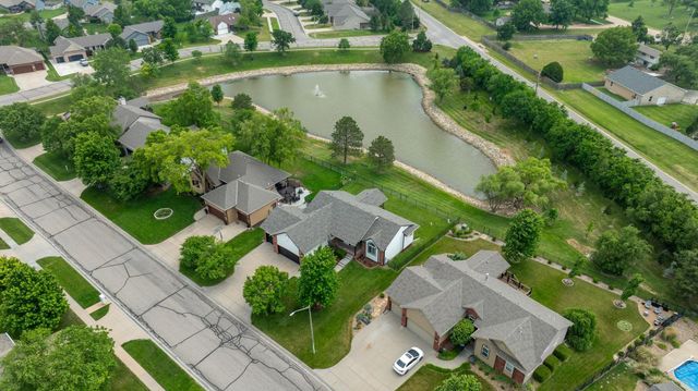 1323 S Threewood St, Wichita, KS 67235