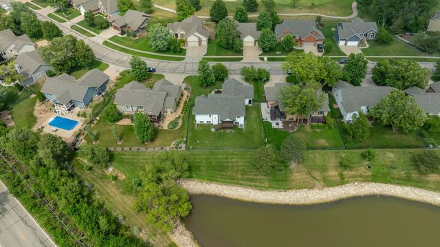 1323 S Threewood St, Wichita, KS 67235