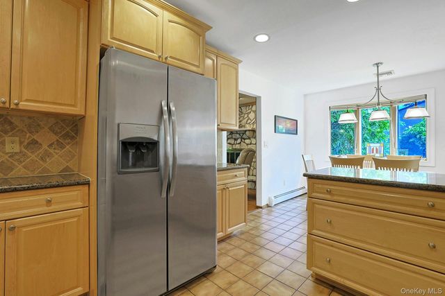 8 Sasson Terrace, Valley Cottage, NY 10989