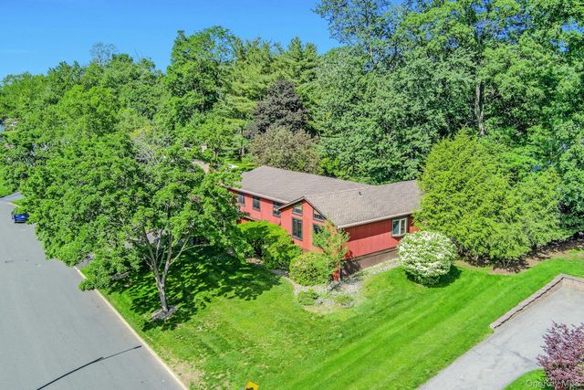 8 Sasson Terrace, Valley Cottage, NY 10989