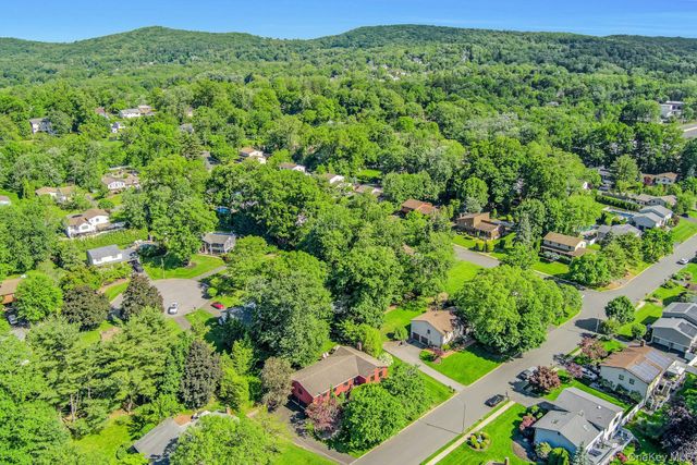 8 Sasson Terrace, Valley Cottage, NY 10989