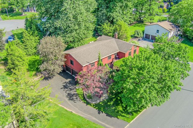 8 Sasson Terrace, Valley Cottage, NY 10989