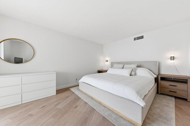 5420 N Ocean Drive 1702, Singer Island, FL 33404