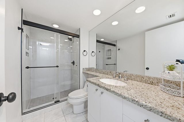 5420 N Ocean Drive 1702, Singer Island, FL 33404