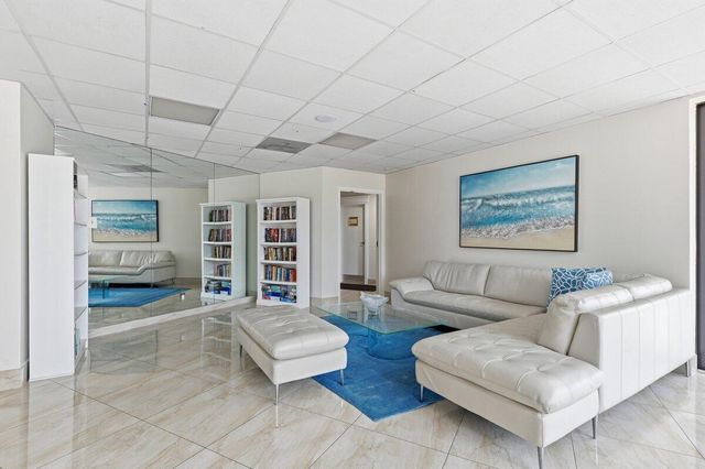 5420 N Ocean Drive 1702, Singer Island, FL 33404