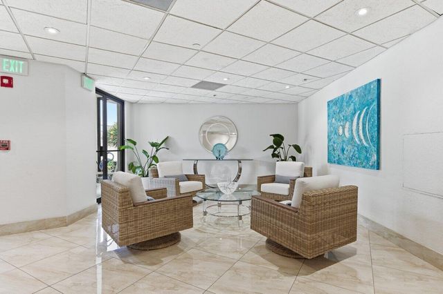 5420 N Ocean Drive 1702, Singer Island, FL 33404