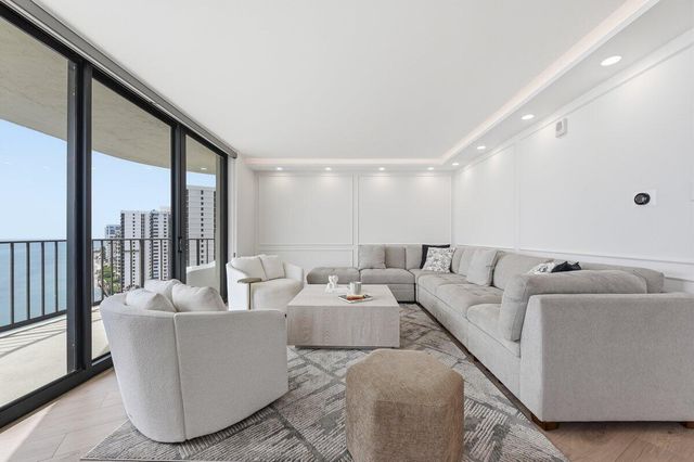 5420 N Ocean Drive 1702, Singer Island, FL 33404