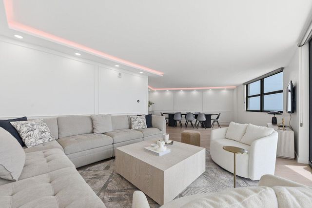 5420 N Ocean Drive 1702, Singer Island, FL 33404