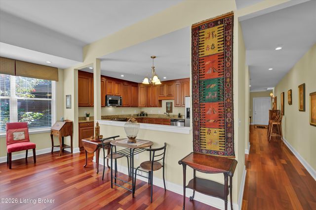 2001 Lancashire Ave 207, Louisville, KY 40205