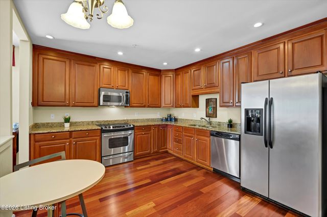 2001 Lancashire Ave 207, Louisville, KY 40205