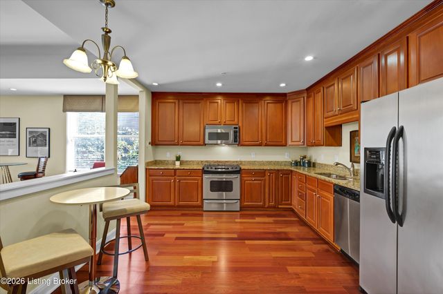 2001 Lancashire Ave 207, Louisville, KY 40205