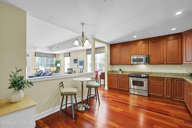 2001 Lancashire Ave 207, Louisville, KY 40205