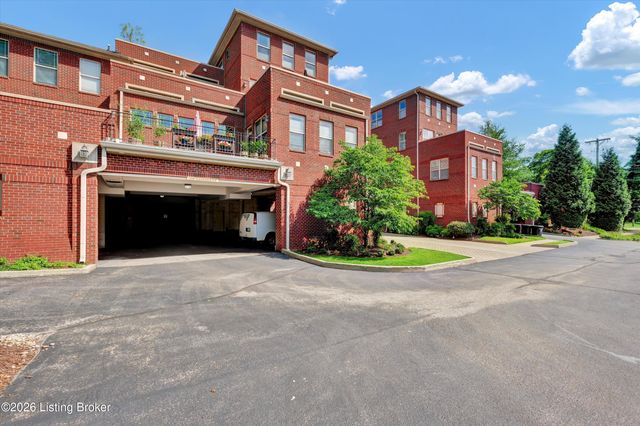 2001 Lancashire Ave 207, Louisville, KY 40205