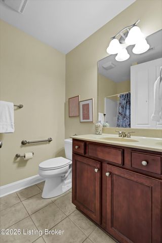 2001 Lancashire Ave 207, Louisville, KY 40205