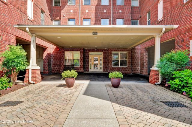 2001 Lancashire Ave 207, Louisville, KY 40205