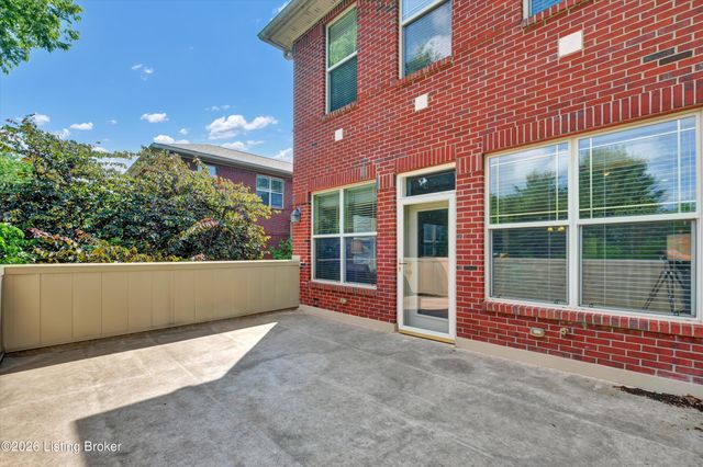2001 Lancashire Ave 207, Louisville, KY 40205