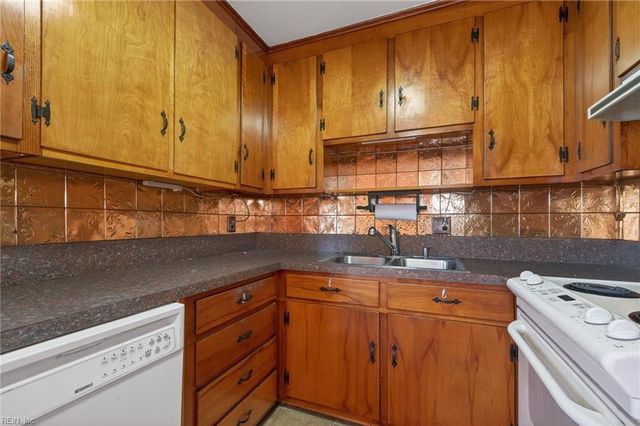 3221 Holland RD, Suffolk, VA 23434