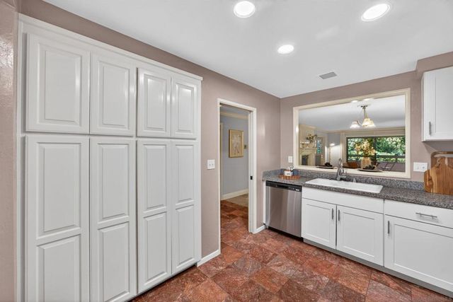 8840 Villa La Jolla 108, La Jolla, CA 92037