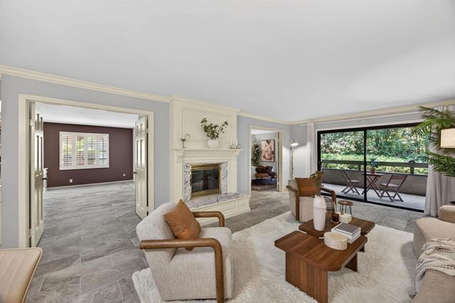 8840 Villa La Jolla 108, La Jolla, CA 92037