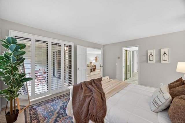 8840 Villa La Jolla 108, La Jolla, CA 92037