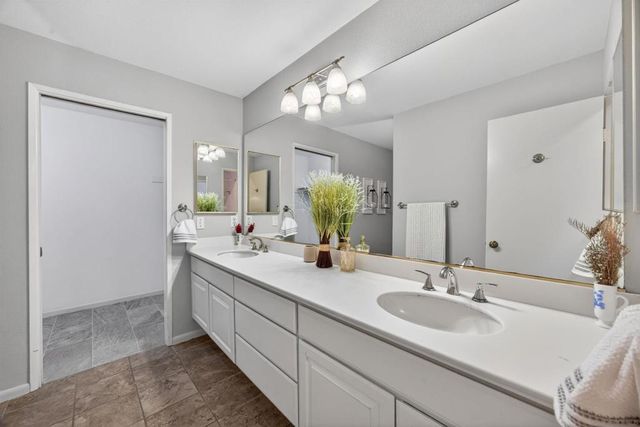 8840 Villa La Jolla 108, La Jolla, CA 92037