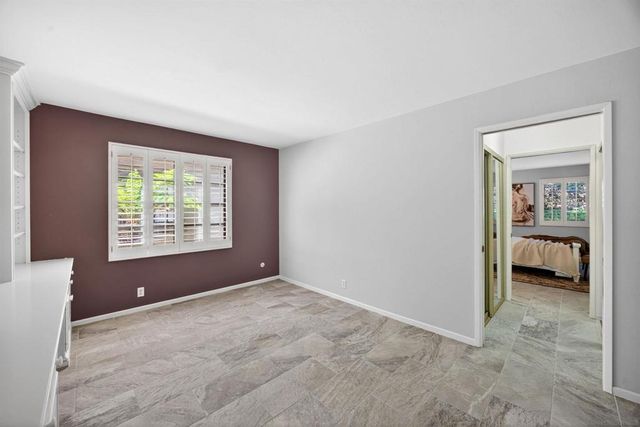 8840 Villa La Jolla 108, La Jolla, CA 92037