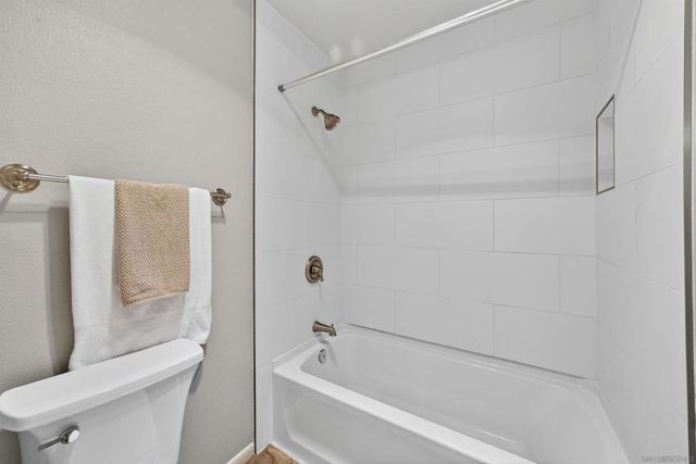 8840 Villa La Jolla 108, La Jolla, CA 92037