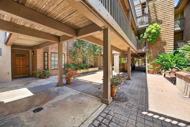 8840 Villa La Jolla 108, La Jolla, CA 92037