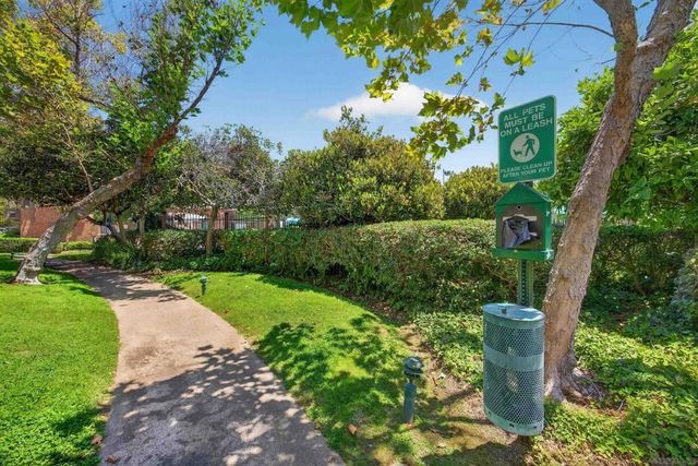 8840 Villa La Jolla 108, La Jolla, CA 92037