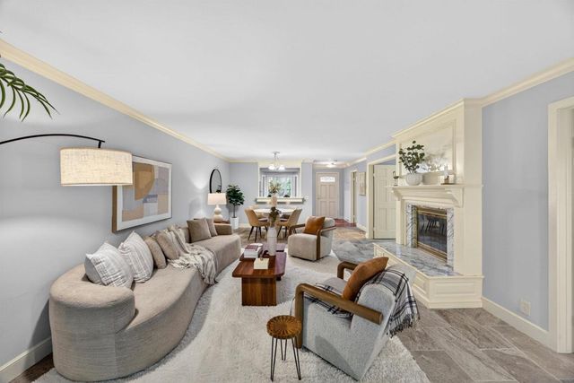 8840 Villa La Jolla 108, La Jolla, CA 92037