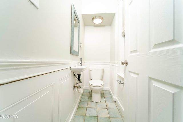 226 6th Avenue, Troy, NY 12180