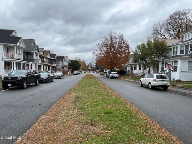 226 6th Avenue, Troy, NY 12180