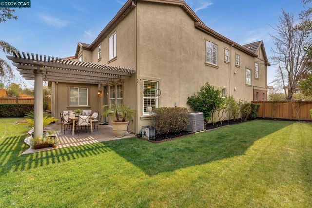 2208 Genoa St, Danville, CA 94506