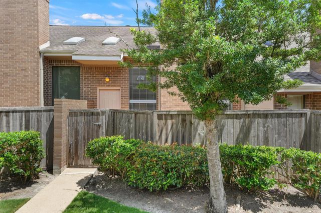 2831 Panagard Drive 39, Houston, TX 77082
