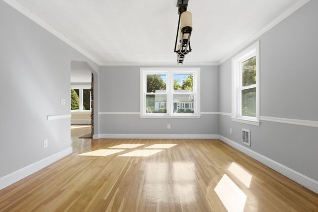 14 Pleasant St, North Reading, MA 01864