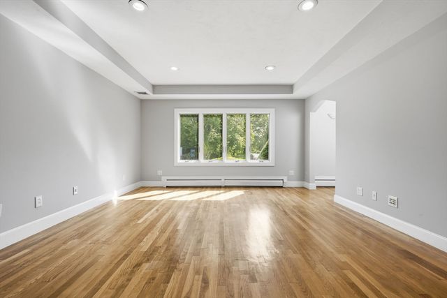 14 Pleasant St, North Reading, MA 01864