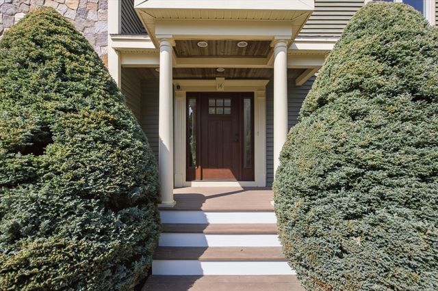 14 Pleasant St, North Reading, MA 01864