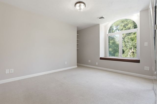 14 Pleasant St, North Reading, MA 01864