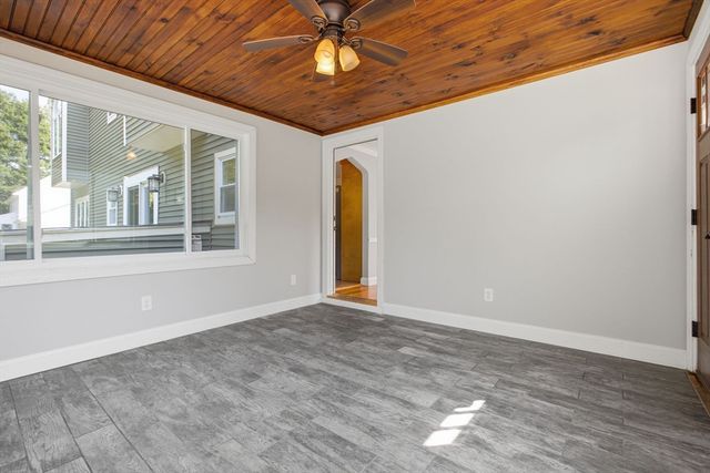 14 Pleasant St, North Reading, MA 01864