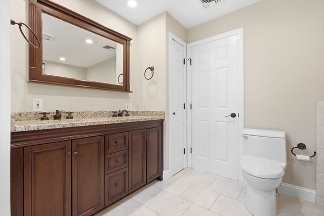 14 Pleasant St, North Reading, MA 01864