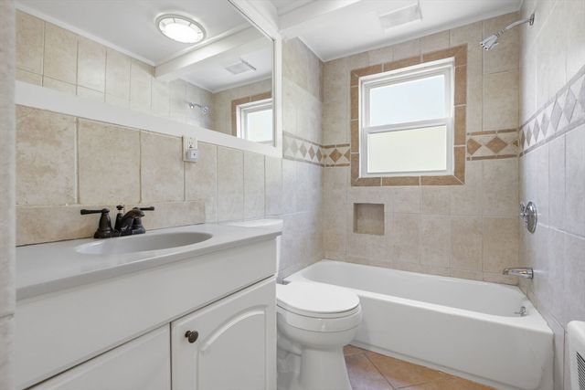 14 Pleasant St, North Reading, MA 01864
