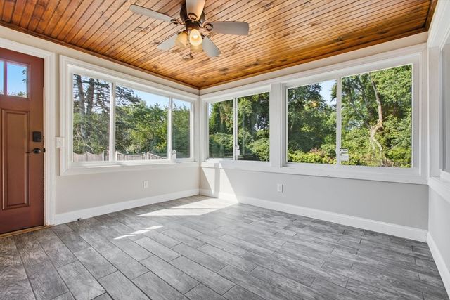 14 Pleasant St, North Reading, MA 01864