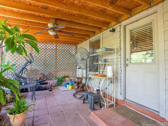 11122 Indian Cyn, San Antonio, TX 78252