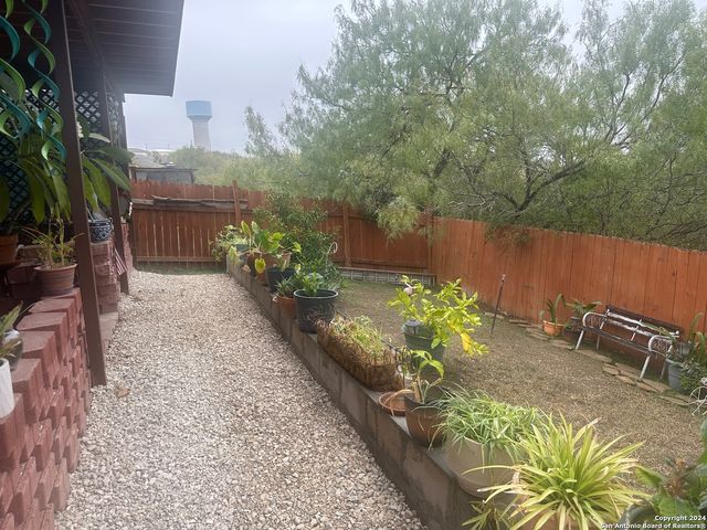 11122 Indian Cyn, San Antonio, TX 78252