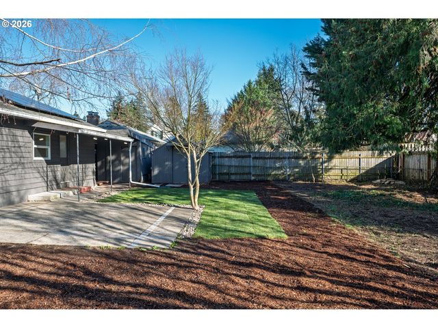 12530 Se MARKET St, Portland, OR 97233