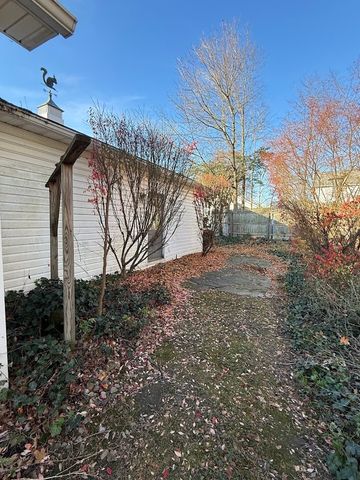 76 1st Ave, Greenville Boro, PA 16125