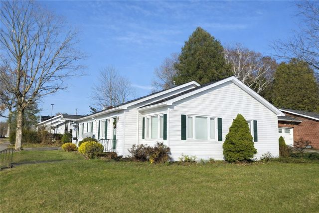 76 1st Ave, Greenville Boro, PA 16125