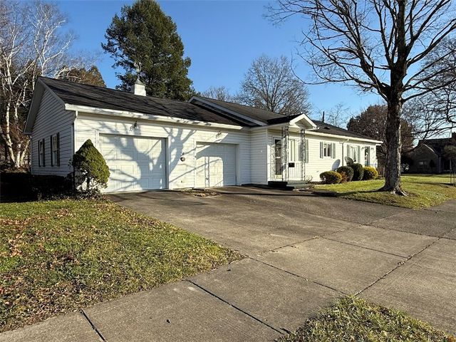 76 1st Ave, Greenville Boro, PA 16125